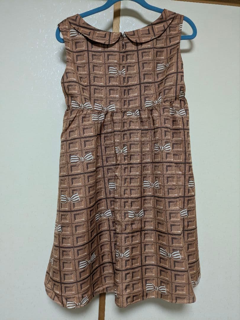 リボン柄ブラウンノースリーブワンピース