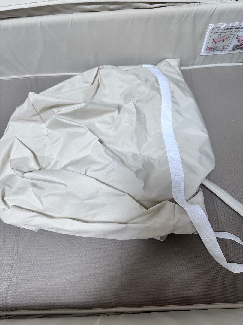 アップリカココネルエアープラスABホワイトベージュBEキャスター付きベビーベッド