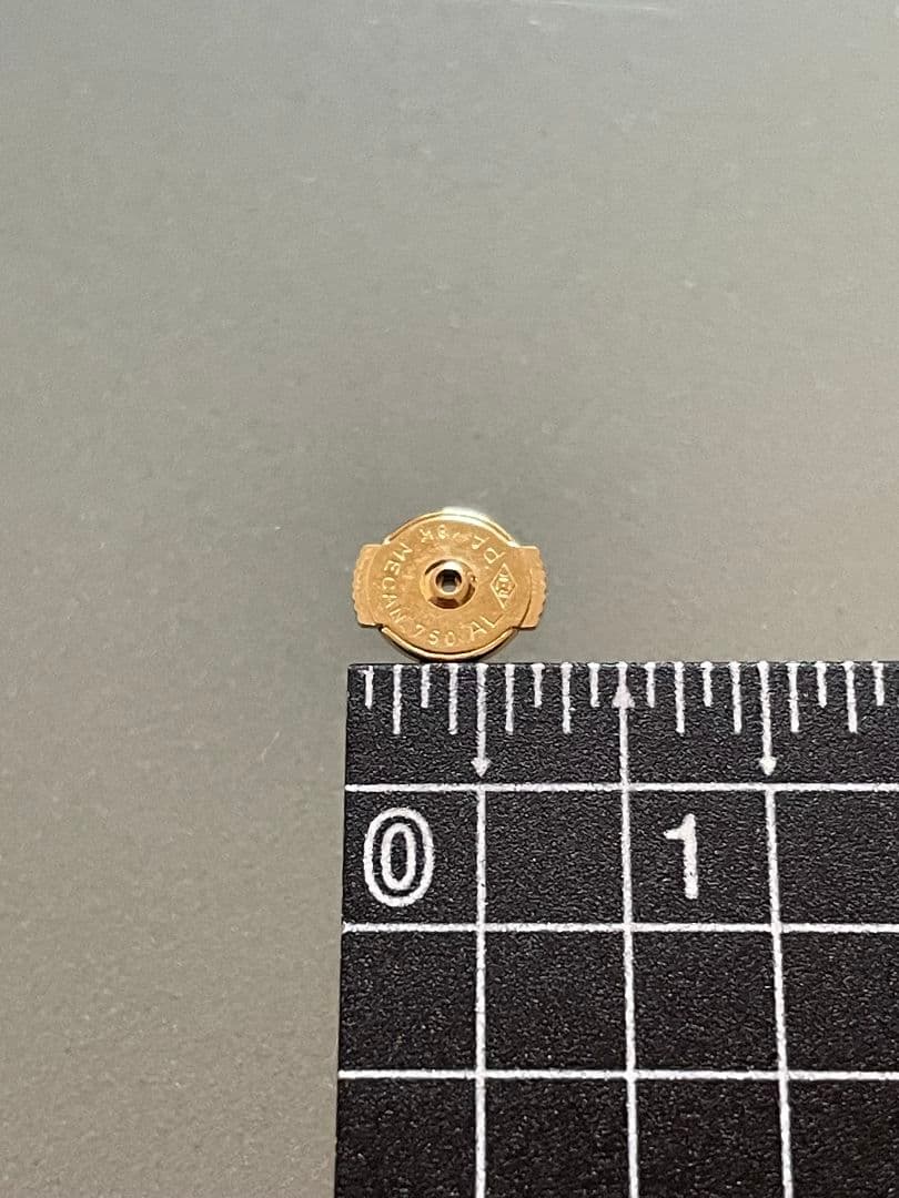 カルティエ　片耳ピアスキャッチのみ　イエローゴールド