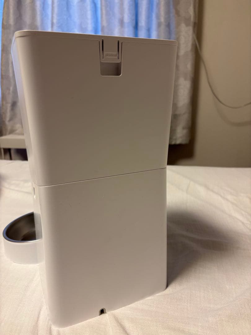 MOFMORE モフモア　2WAY給電　2種類のゴハンが出せる自動給餌器