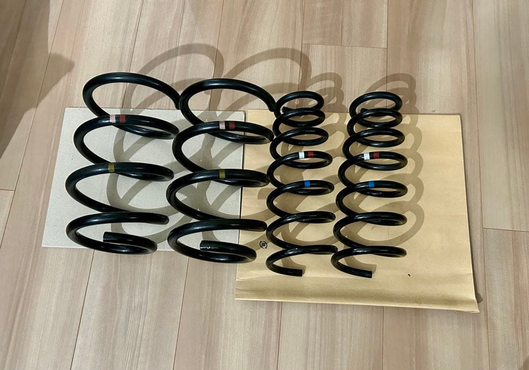 ポルシェ　ケイマン 981用　純正サス　スプリング