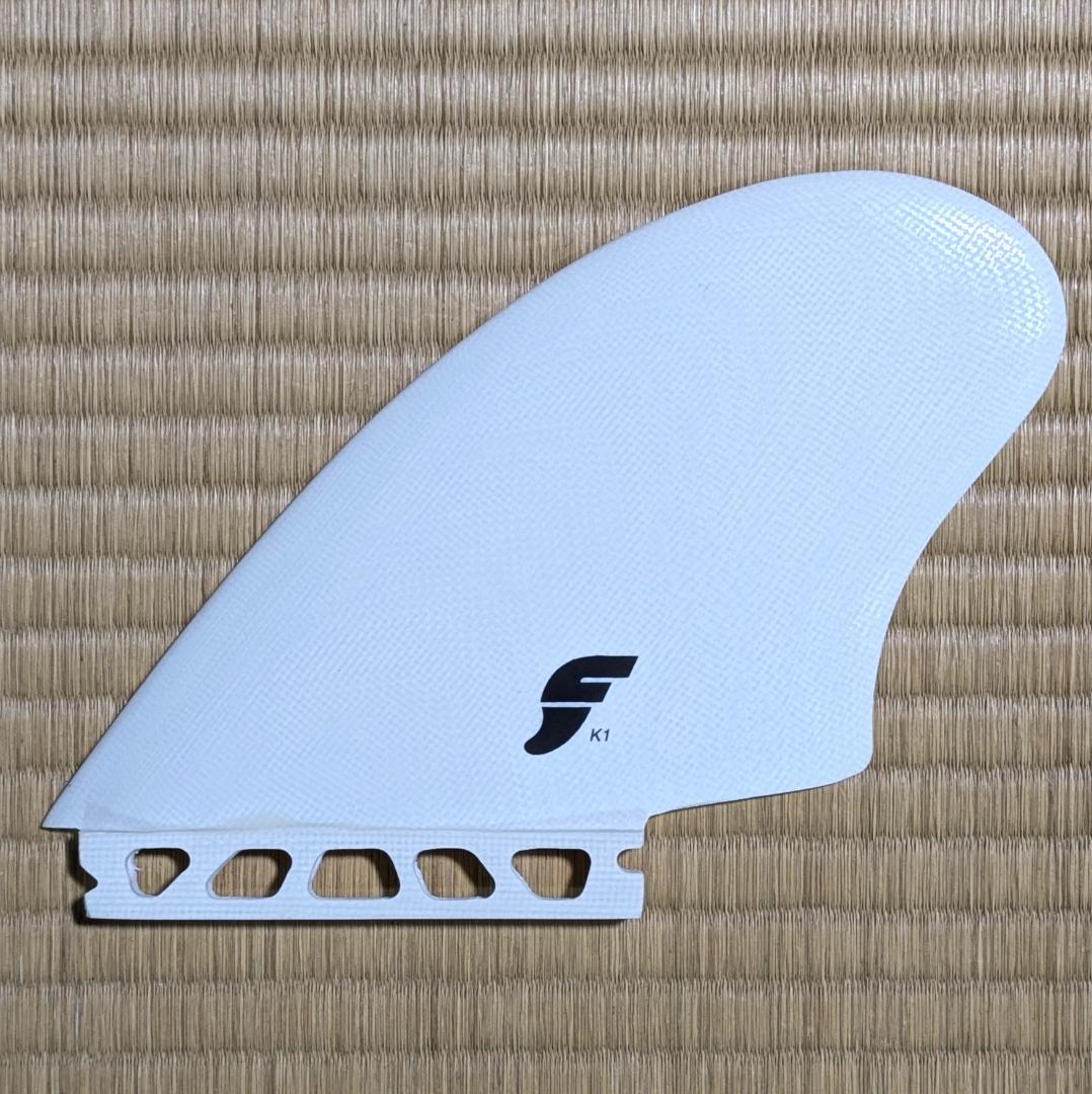 フユーチャー　K1 ツインキールフィン ホワイト FUTURES