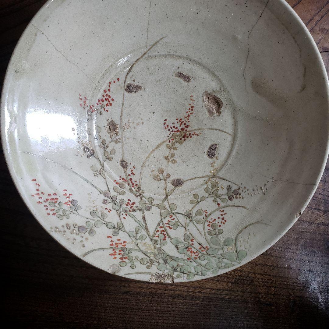 茶碗　平茶碗　盛皿　茶道具　茶器　抹茶碗　草花文様　ろくろ目