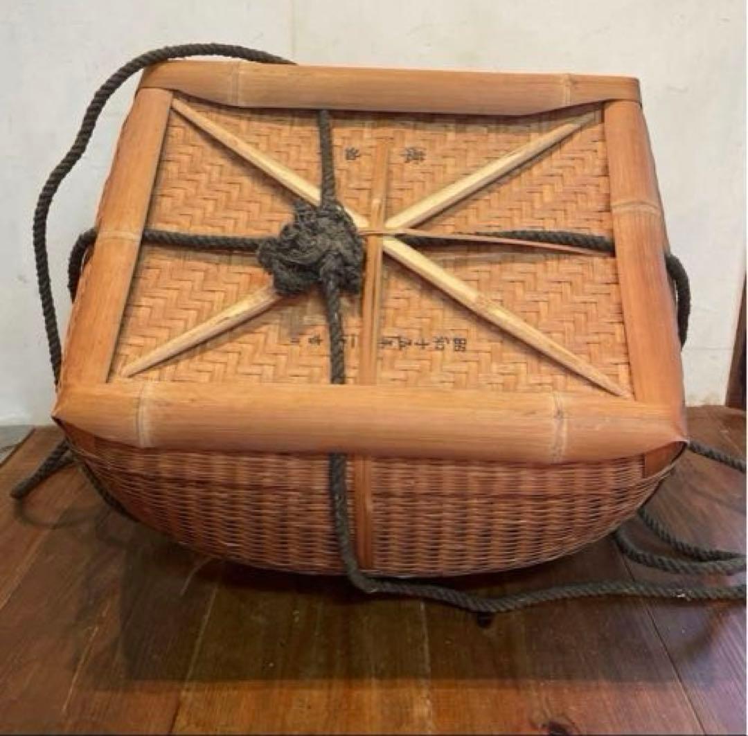 美品　レトロ　竹籠　バスケット　編み籠　収納　かご　紐付き　大きいサイズ