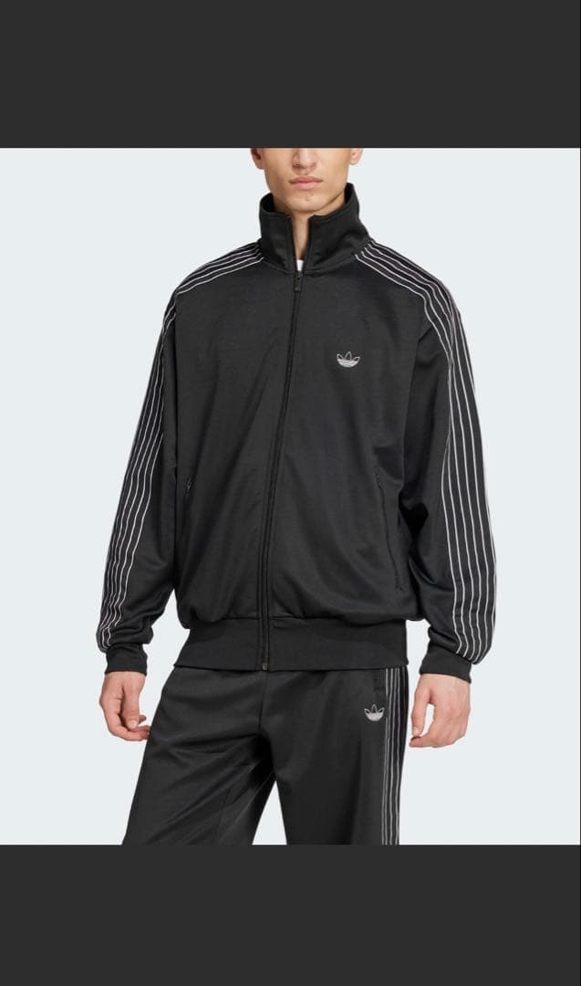 adidas トラックジャケット【新品タグ付き】