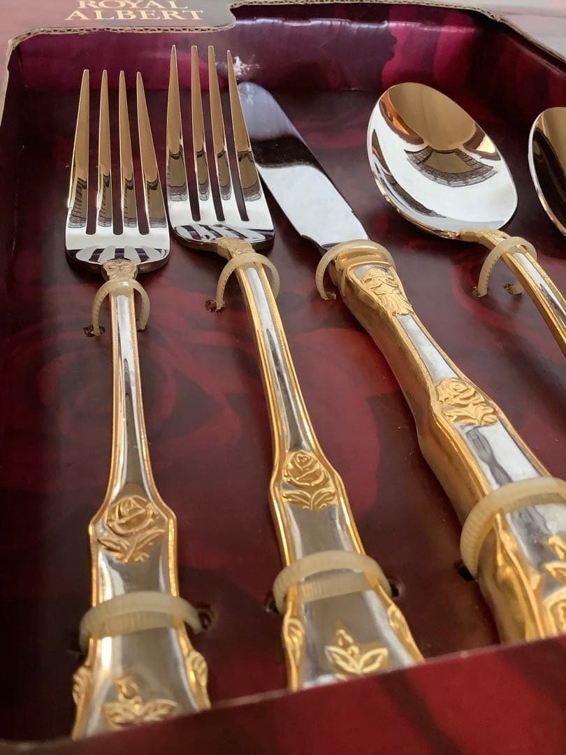   Old Country Roseカトラリー45ピース