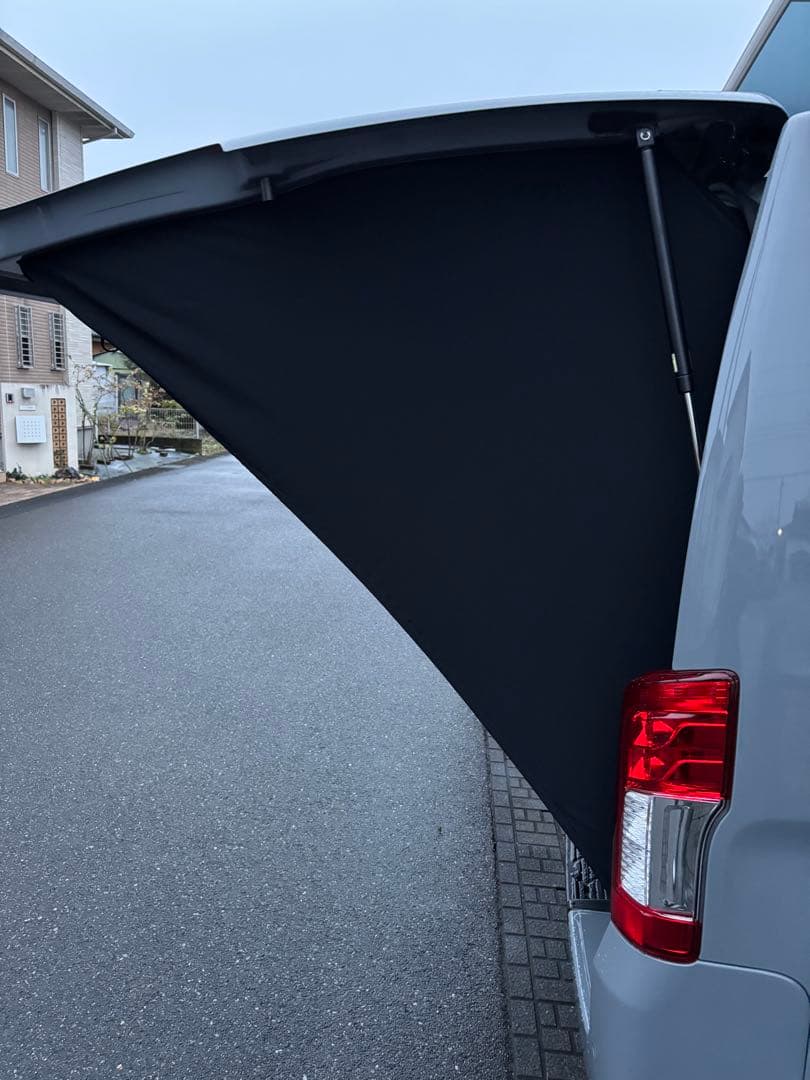 日産キャラバン用アイズ.ブロッカー