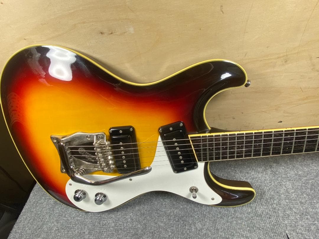 911 美品 mosrite V-63 モズライト サンバースト