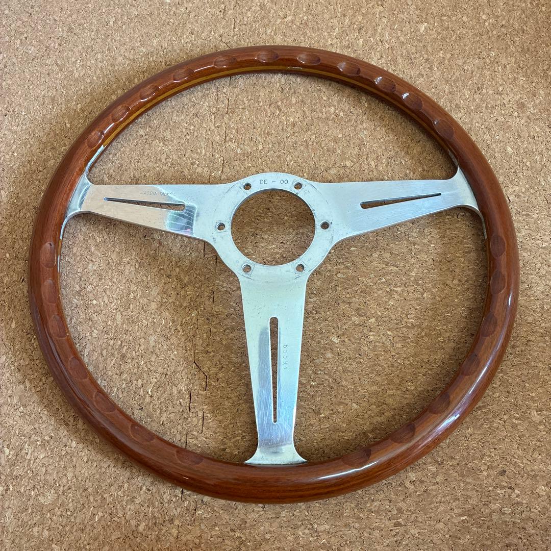 ナルディクラシック　36.5センチ　ホーン二つ付き