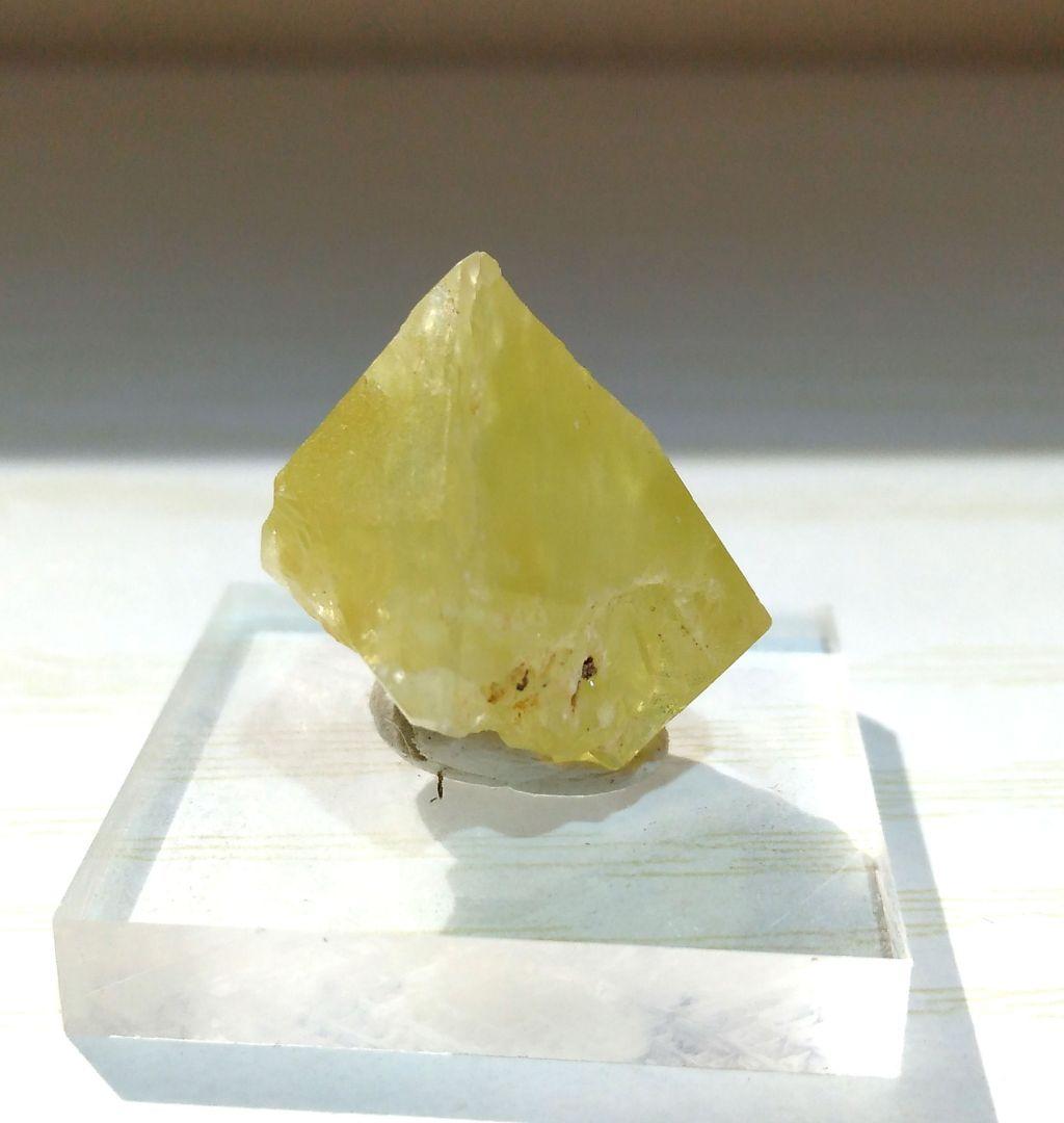 ブラジリアナイト　希少宝石鉱物標本