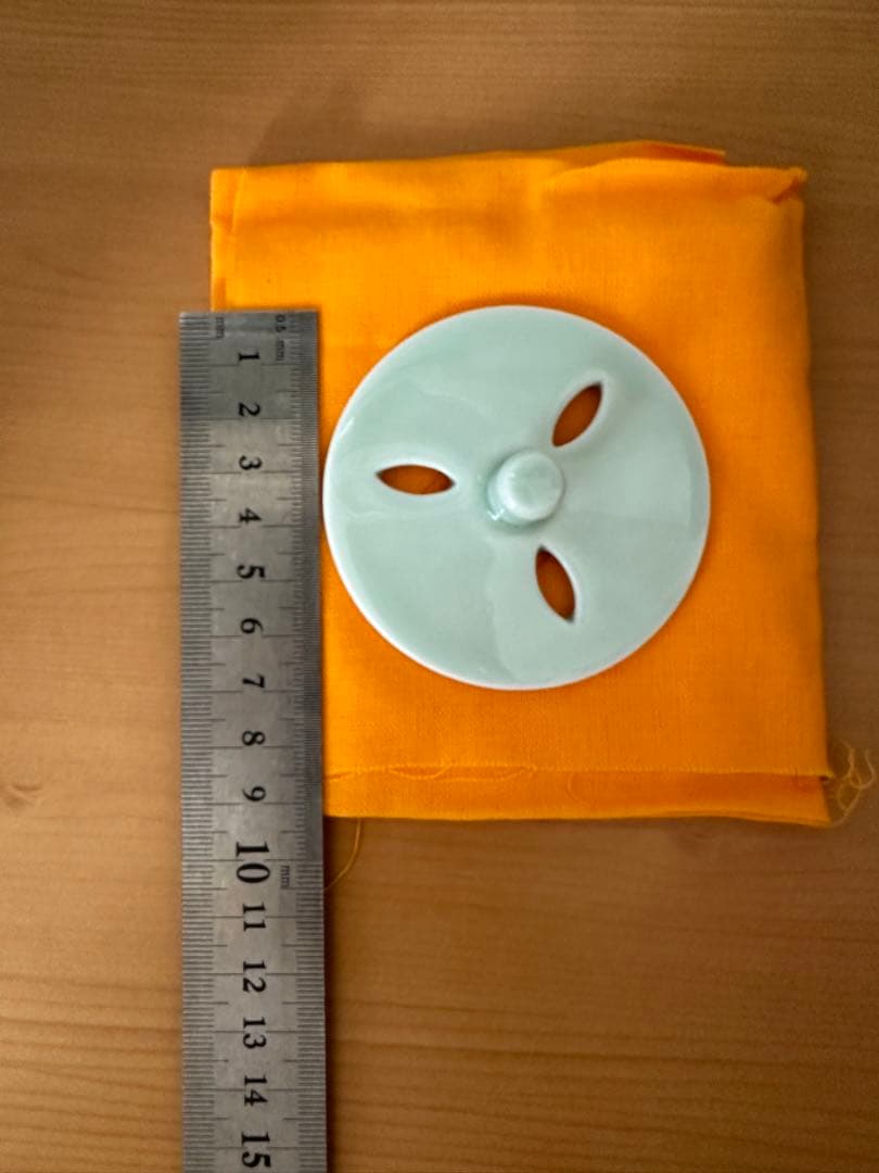 ★セール★井上萬二　人間国宝　青白磁彫文 香炉　笹