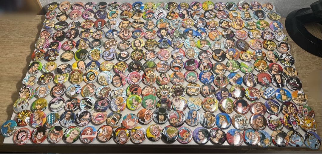 ナツコミ　缶バッジ　ワンピース　大量　約229個