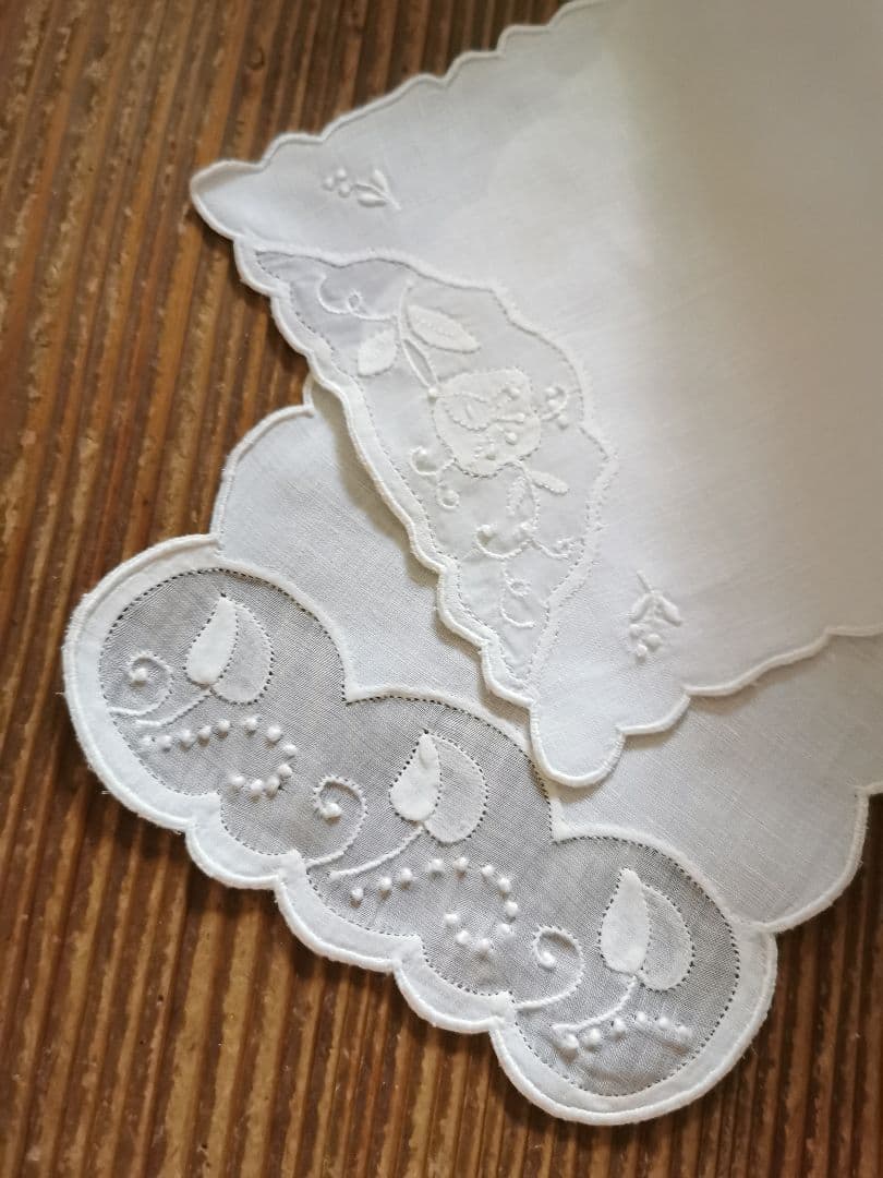 アンティーク カクテルナプキン マディラ/マーガブ刺繍 葉と花のショートクロス