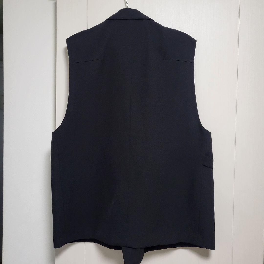 美品 クルニ 23SS タイロッケンノースリーブジャケット　黒1