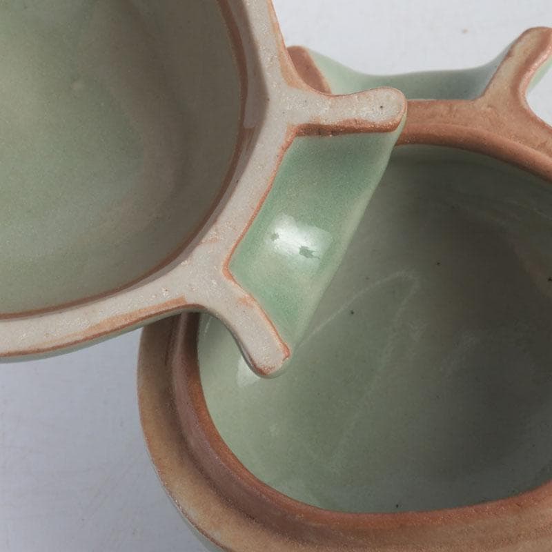 茶道具　真清水蔵六造　青磁　袋鼠香合　共布共箱　V　9725