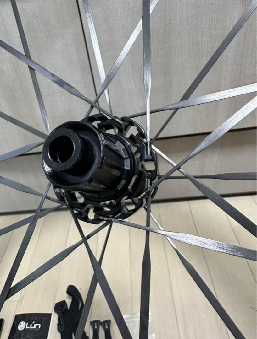 LUN HYPER D45 gen3 カーボンホイールセット　ディスクブレーキ