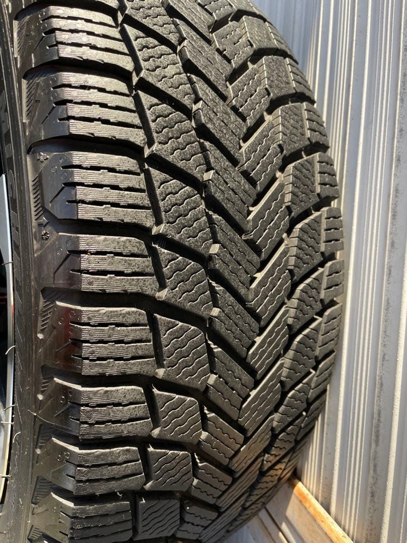 ホイール付きスタッドレスタイヤ