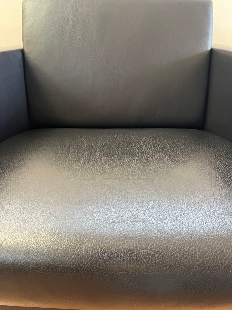 イトーキ　MEZZO ラウンジチェア　① 本革　21万　モダン　シングルソファ