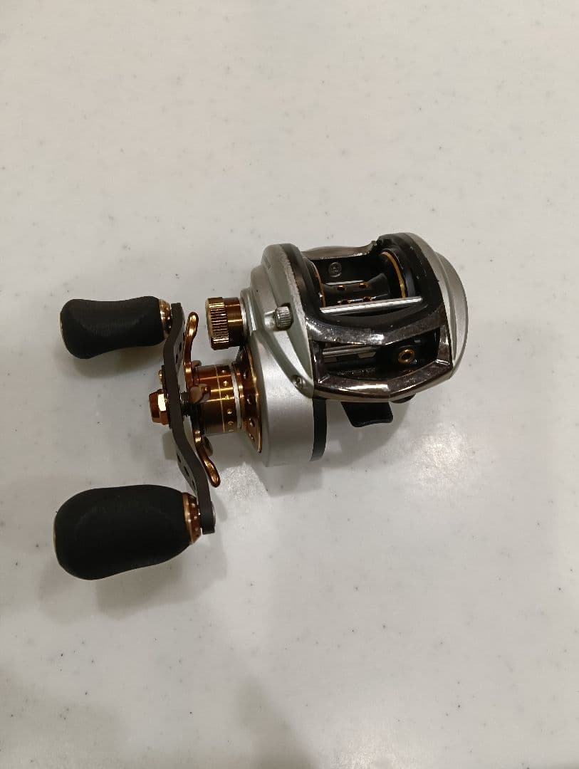 アブガルシア　Abu　レボ　プレミア　ベイトリール　ギア比6