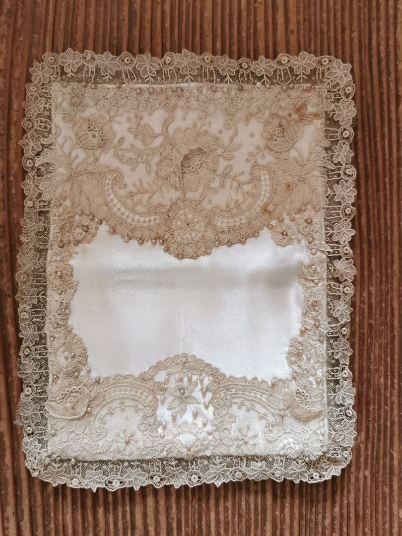 アンティークポワンドローズ ボビンレース パール装飾シルク聖書/ハンカチケース