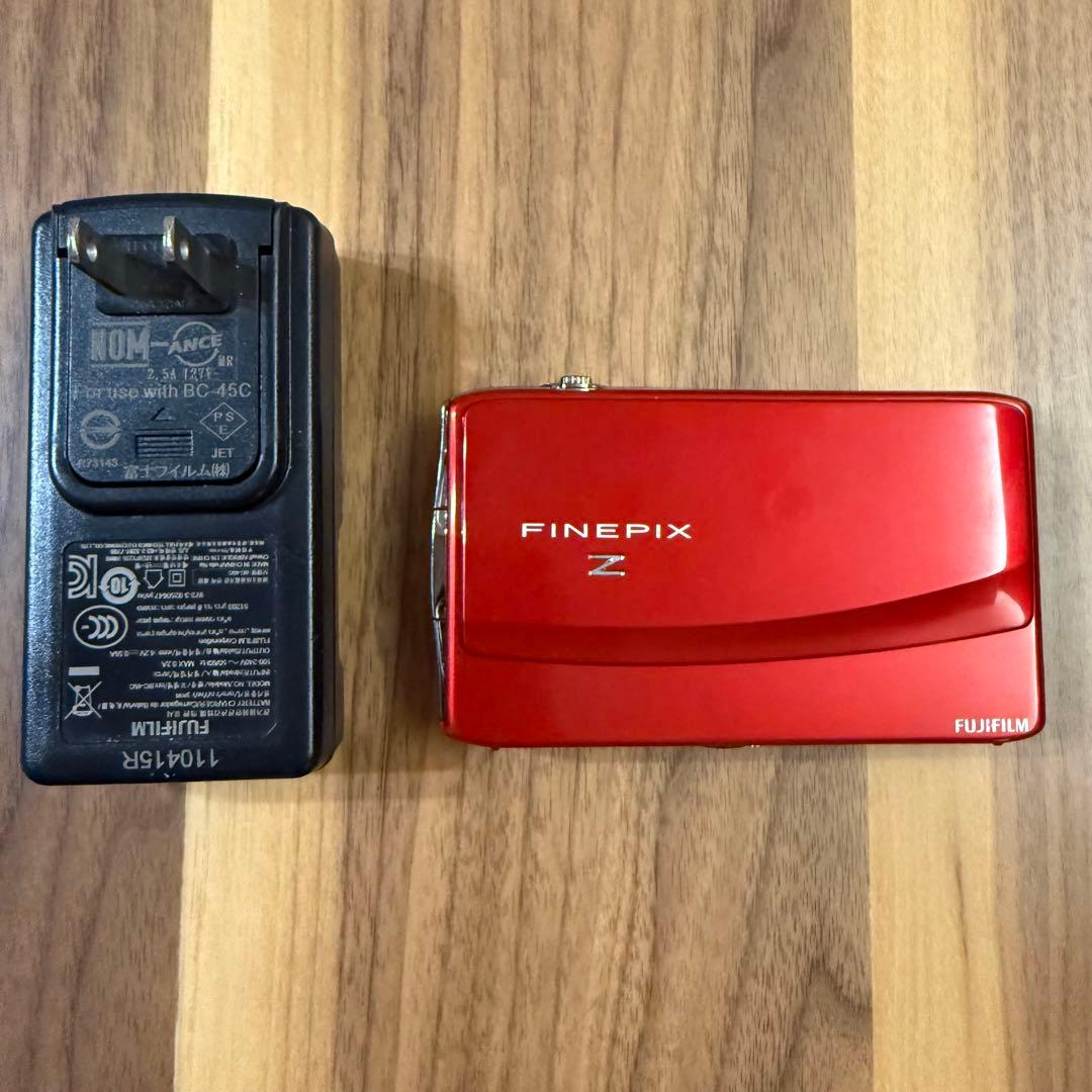 Fujifilm FinePix Z レッド 充電器付き