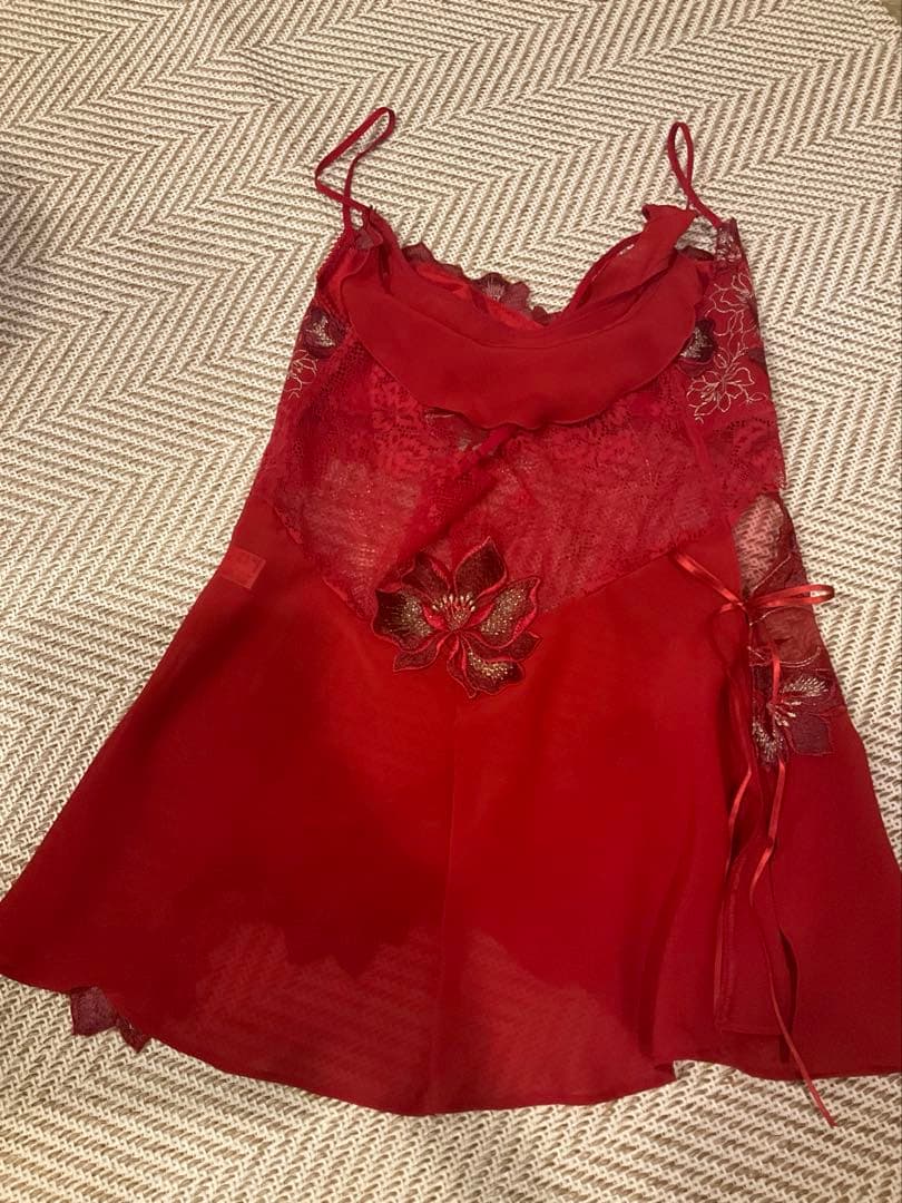 今期　限定色　赤　ワコール　サルート　キャミソール　Mサイズ