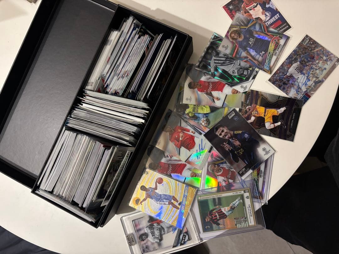 引退品　トレーディングカード数百枚　FUTERAボックス