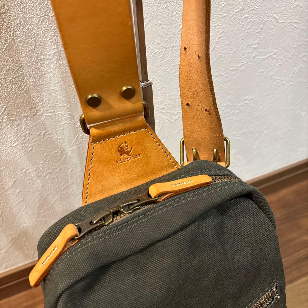 【極美品】キソラ kissora 帆布キャンパス×レザー ボディーバッグ