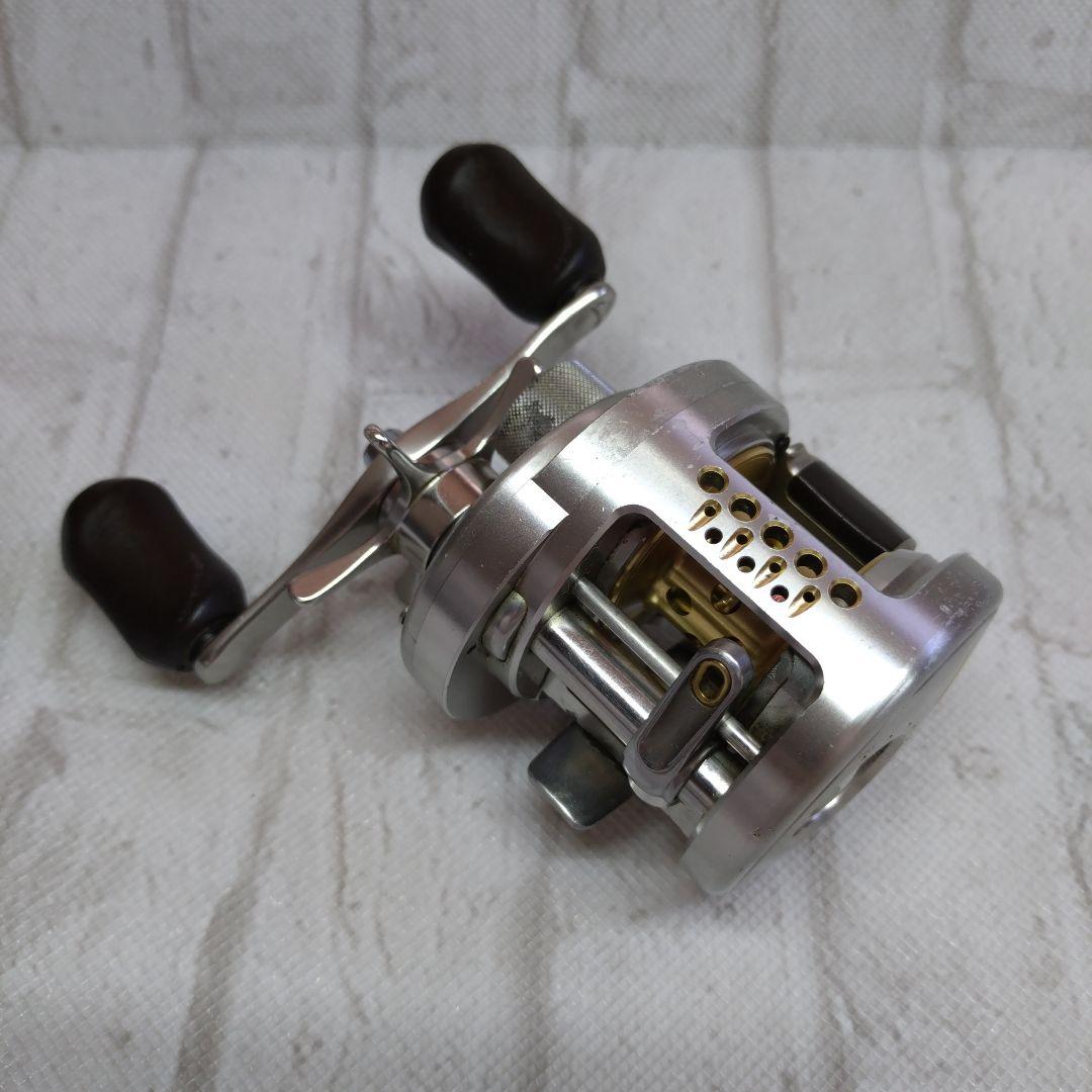 シマノ　カルカッタコンクエスト200DC 04カルカッタコンクエスト