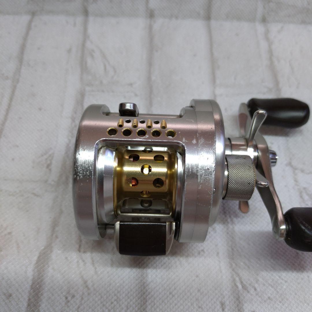 シマノ　カルカッタコンクエスト200DC 04カルカッタコンクエスト