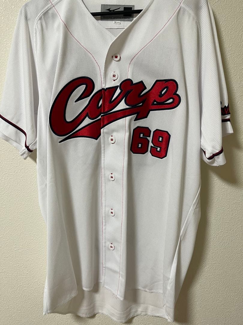 広島東洋カープ　羽月隆太郎　サイン入りユニフォーム　Mサイズ