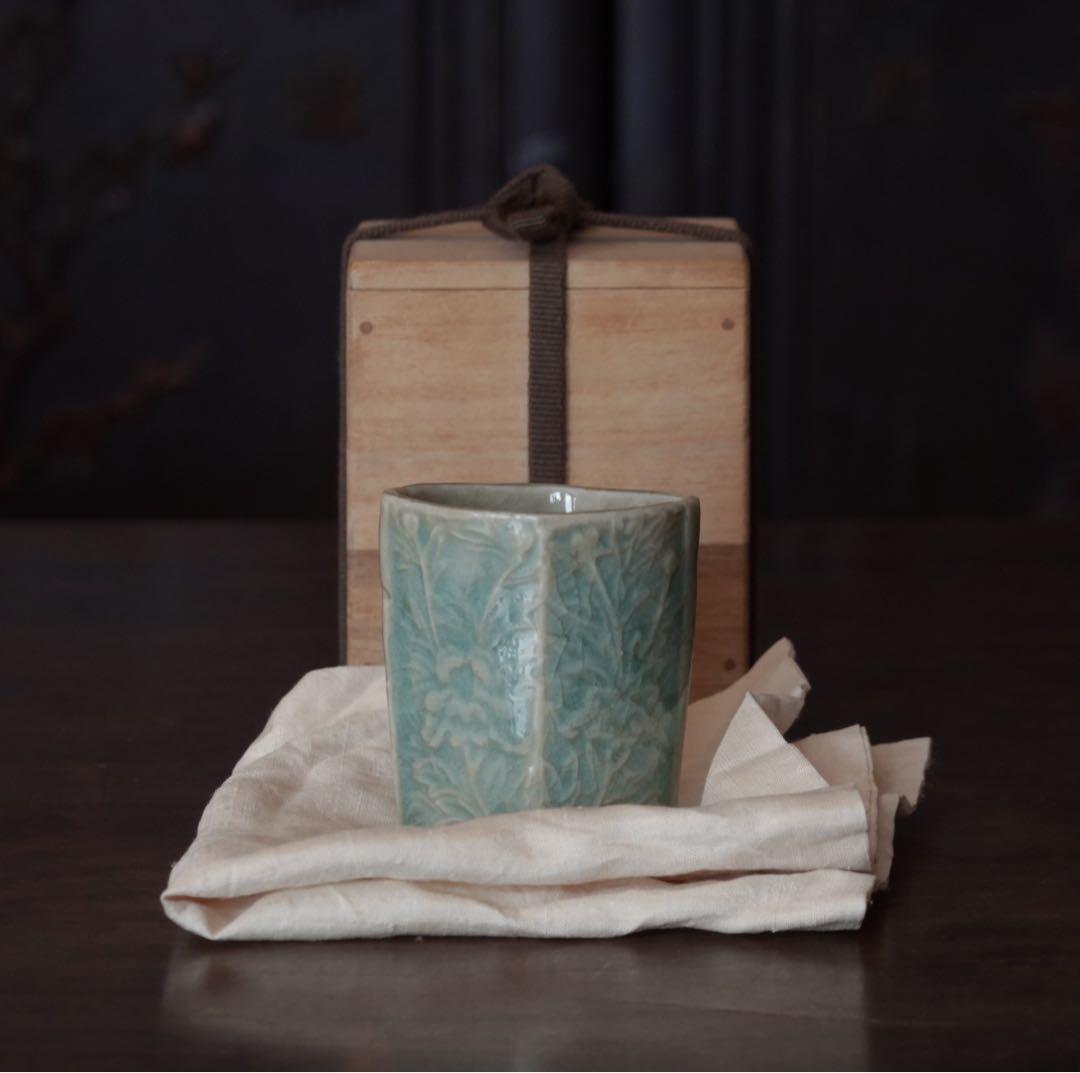 江戸時代　前期　古伊万里　古九谷様式　青磁牡丹文　猪口　筒盃　酒器　ぐい呑　盃