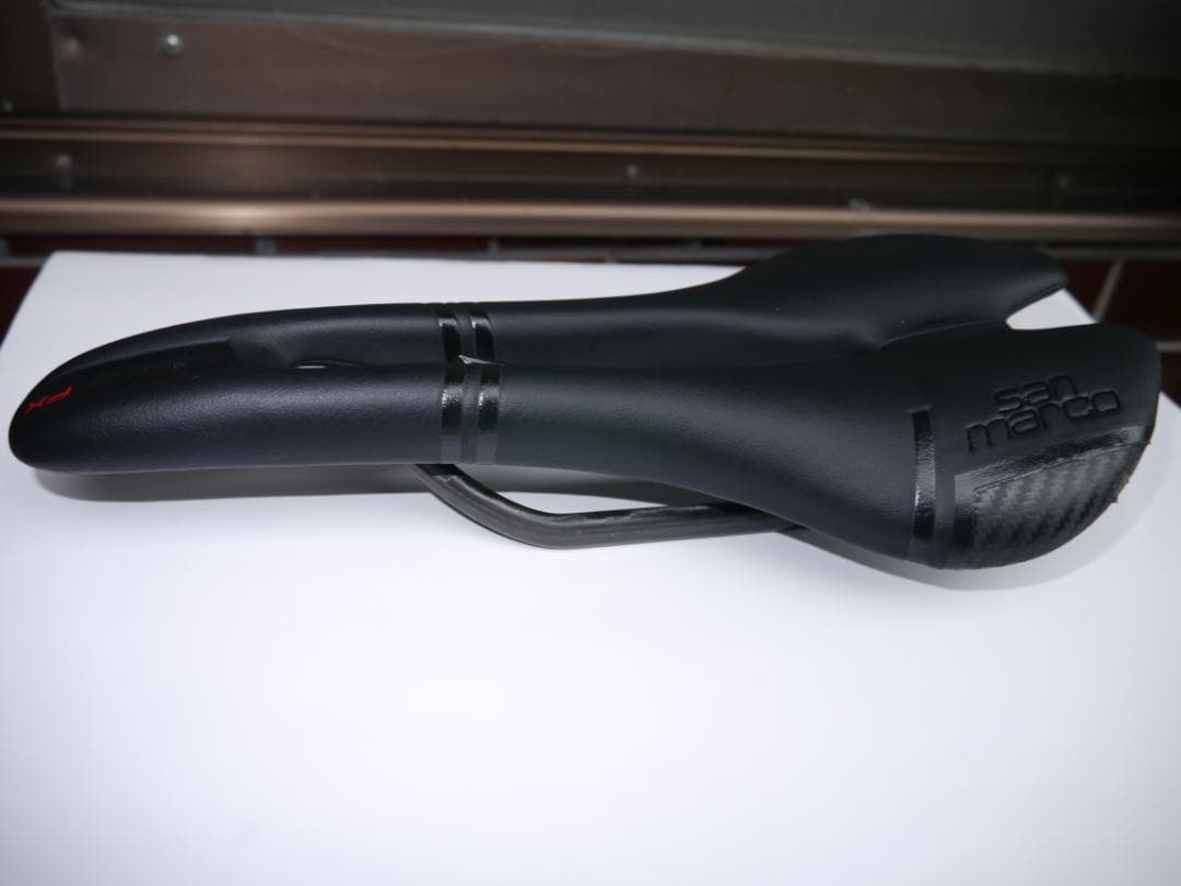 サドル：SELLE SAN MARCO ASPIDE CARBON FXサドル