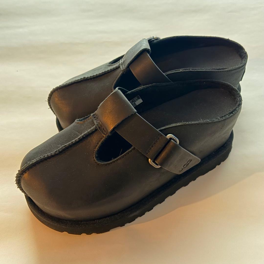 【超美品】【23cm】【黒】【厚底】UGG ゴールデンスターハイクロッグ