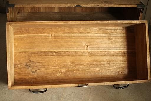 味のある丸金具時代箪笥　桐箪笥　抽斗2段　タンス　収納　古家具　古民家　時代家具