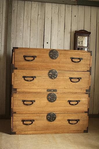 味のある丸金具時代箪笥　桐箪笥　抽斗2段　タンス　収納　古家具　古民家　時代家具