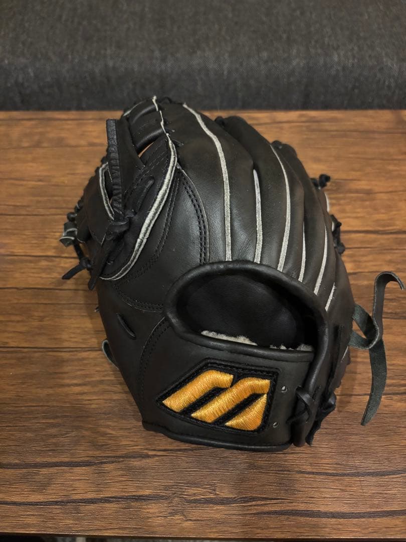 ハ*ー様 ミズノプロ（ビックM）軟式オーダーグローブ ブラック 左投げ用