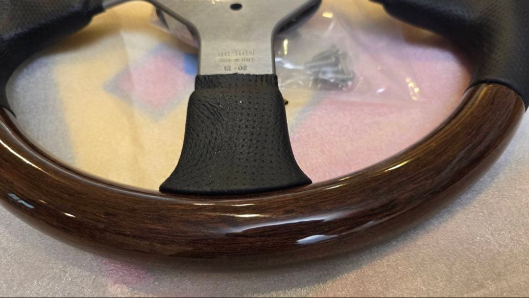 ⭐️新品⭐️MOMOステアリング ファイター レザー / ウッド (マホガニー)