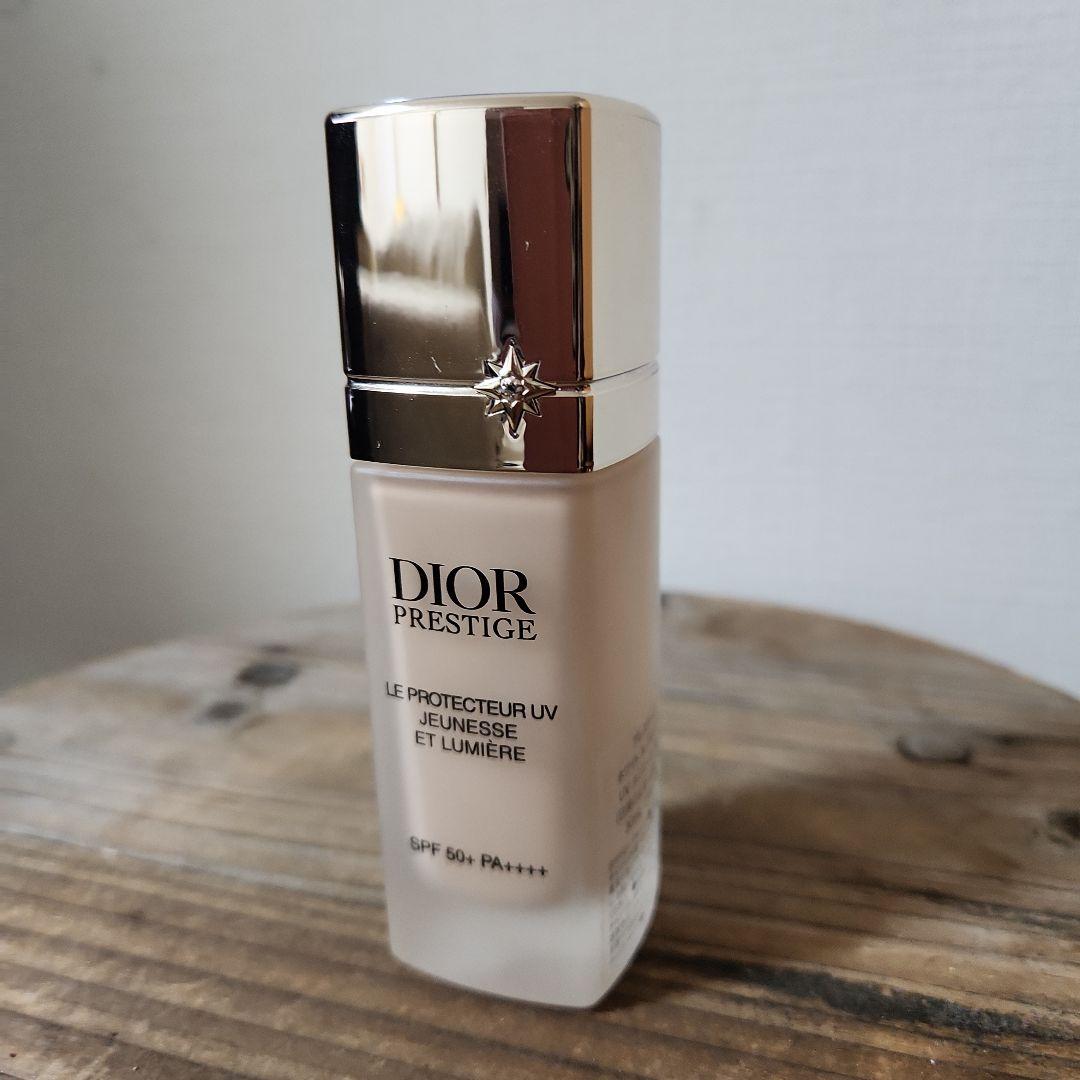Dior プレステージホワイト ル プロテクターUV ルミエール BB 00