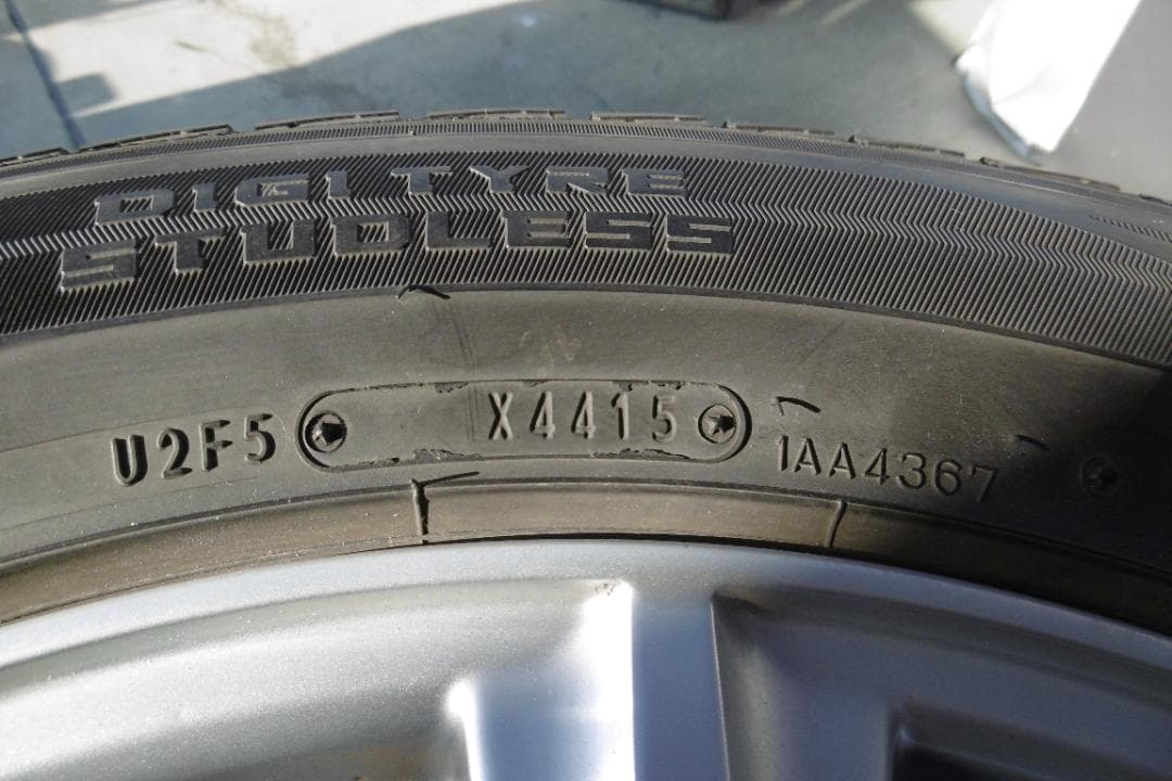 スタッドレスタイヤ　送料込 ４本セット エクストレイル等