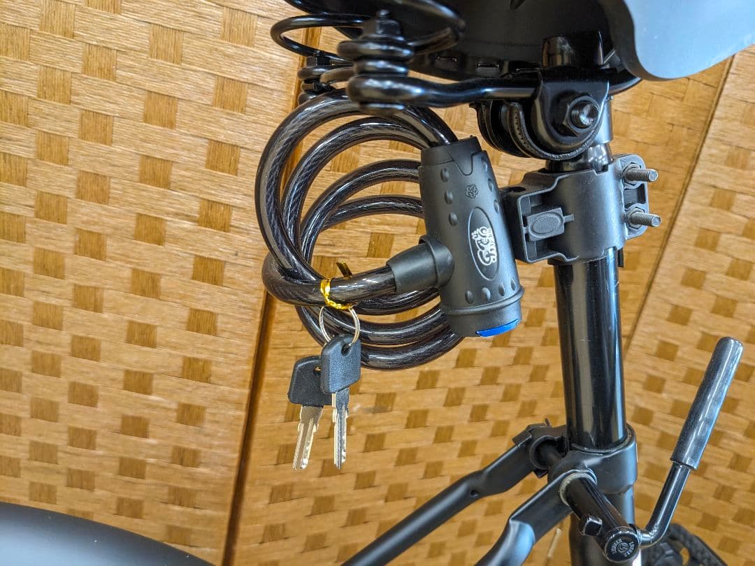 U022 美品　折り畳み自転車　20インチ　6段変速付き