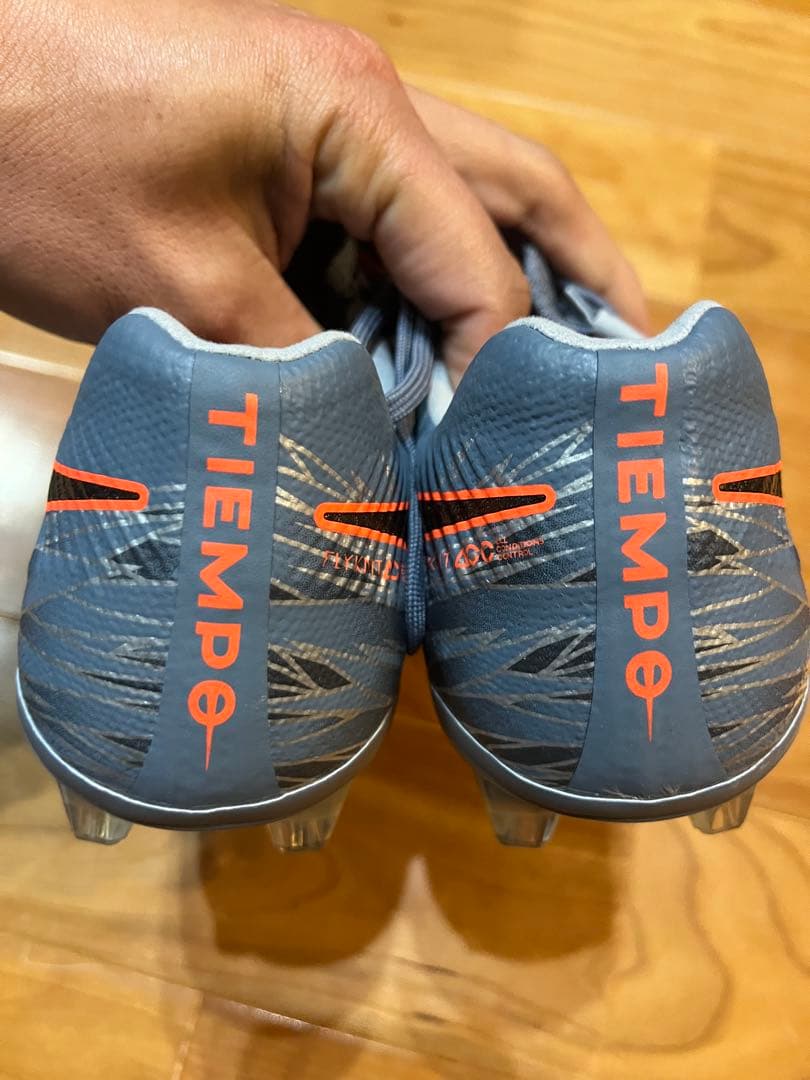 新品　ナイキ　Nike ティエンポレジェンド7エリートFG 23.5センチ