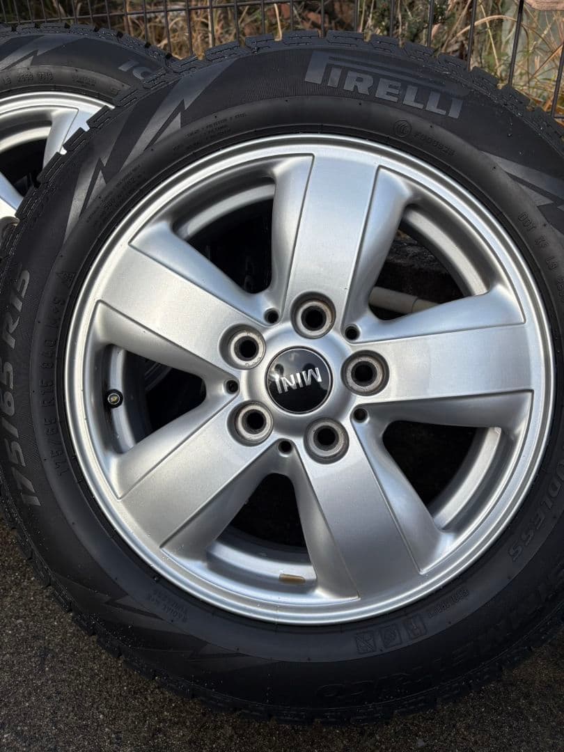 【専用です購入不可】MINI 15インチ ホイールとPirelli
