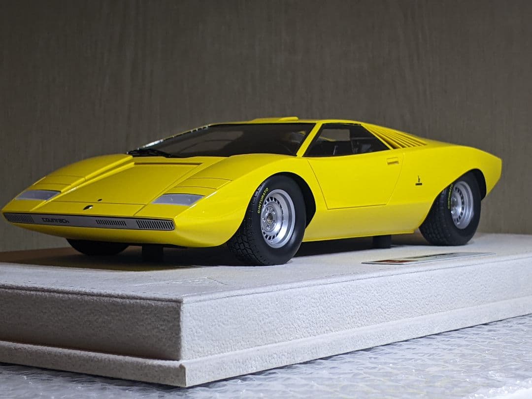 1/18 アイドロン カウンタックLP500 後期型 1971