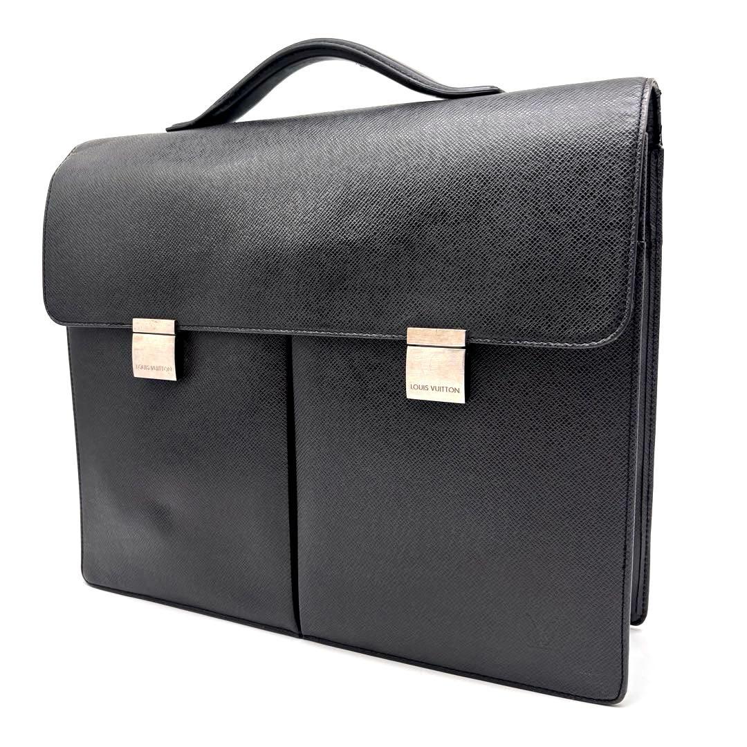 LOUIS VUITTON　ルイヴィトン　セルヴィエット　カザン　タイガ　レザー