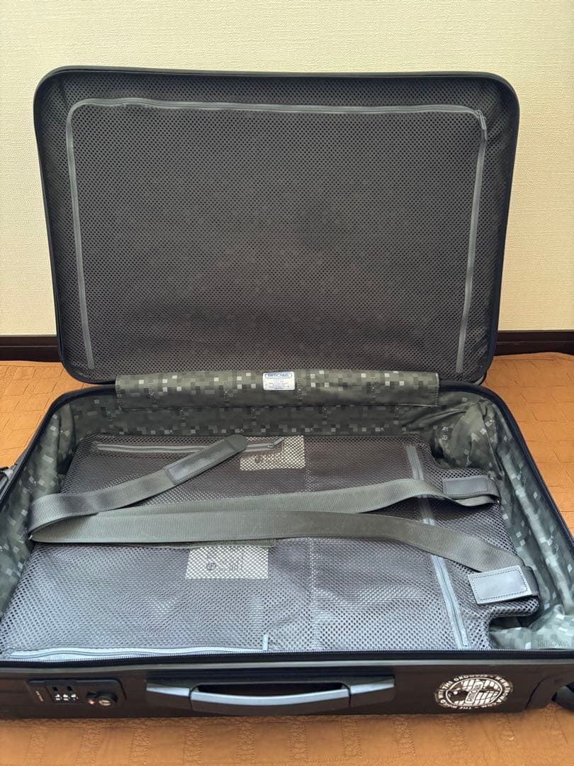 RIMOWAリモワサルサ　61L マットブラック4輪