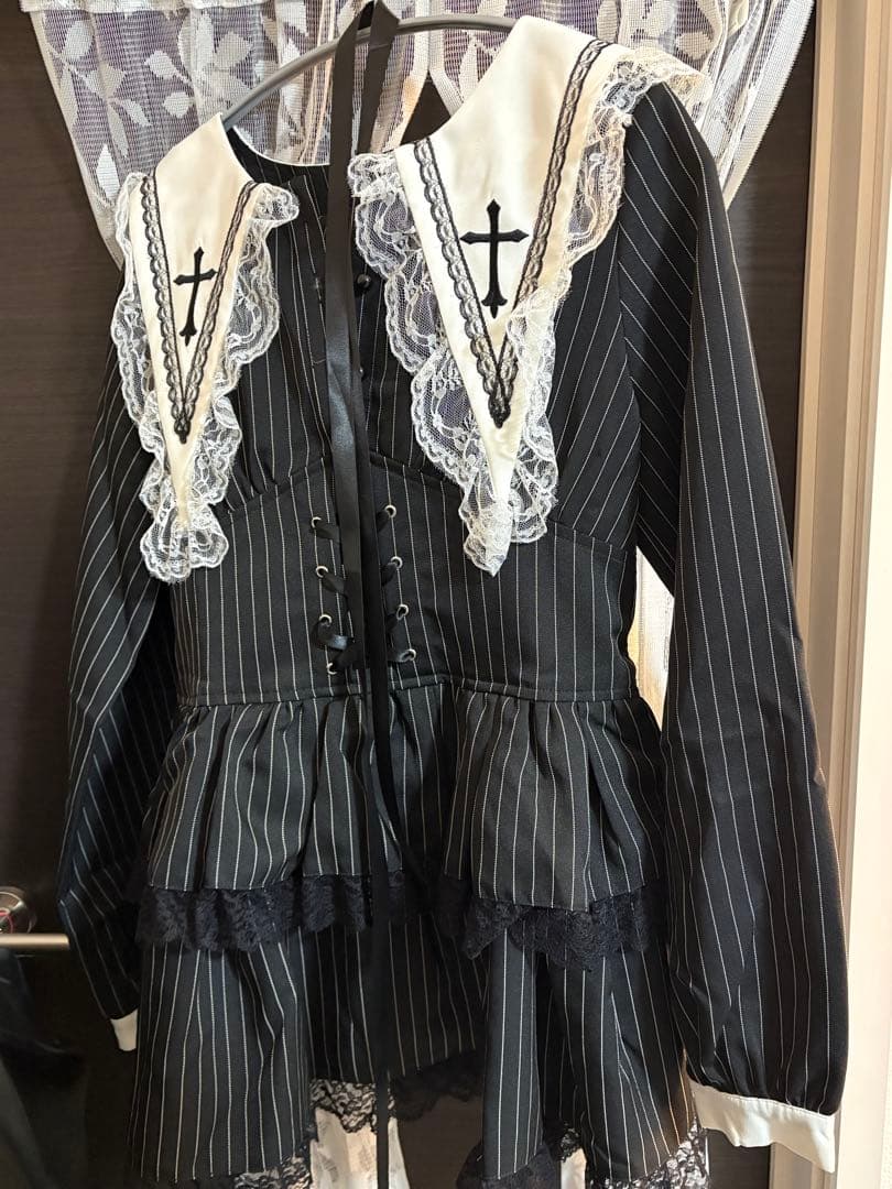 MARS クロス刺繍3段フリルセットアップ