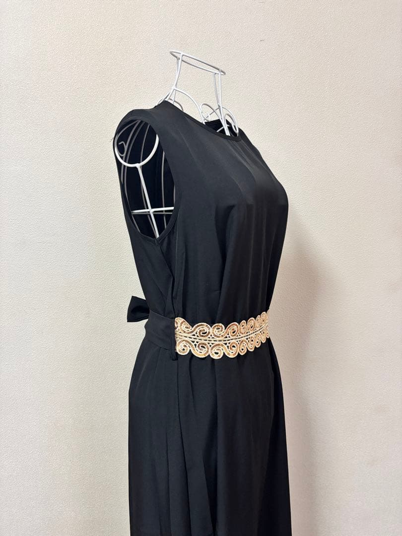 【新品】中東の上品ブラックドレス ゴールド装飾前開きアウタードレス