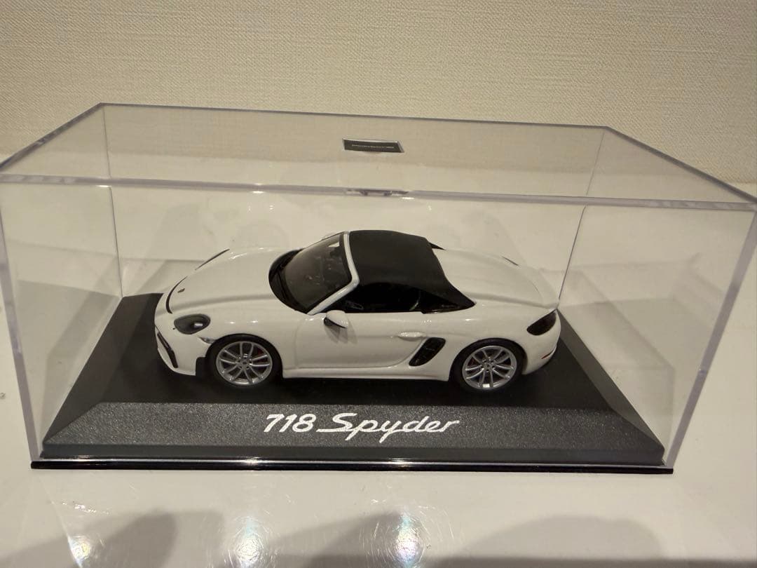 ポルシェ718スパイダー ミニカー ホワイト