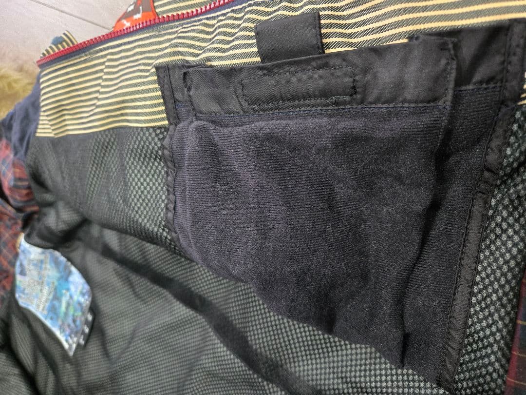 新品未使用　キスマークスキ・ボードーウェアLサイズ